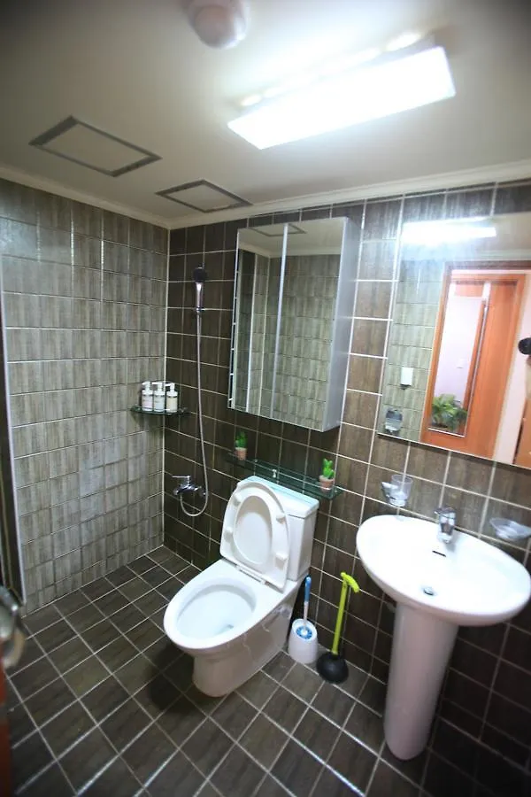 Dave Lovely House Seul 2*,  Coreia do Sul