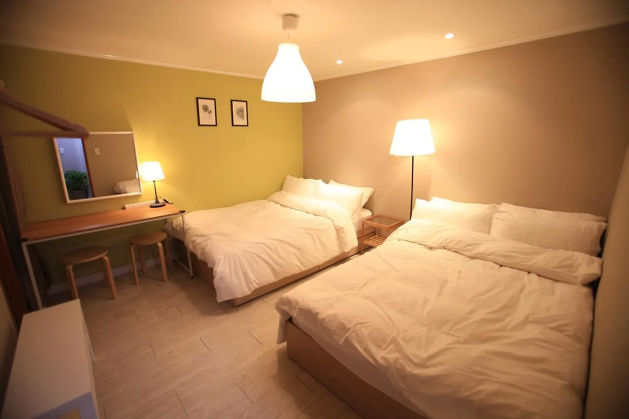 Contatos de Dave Lovely House
